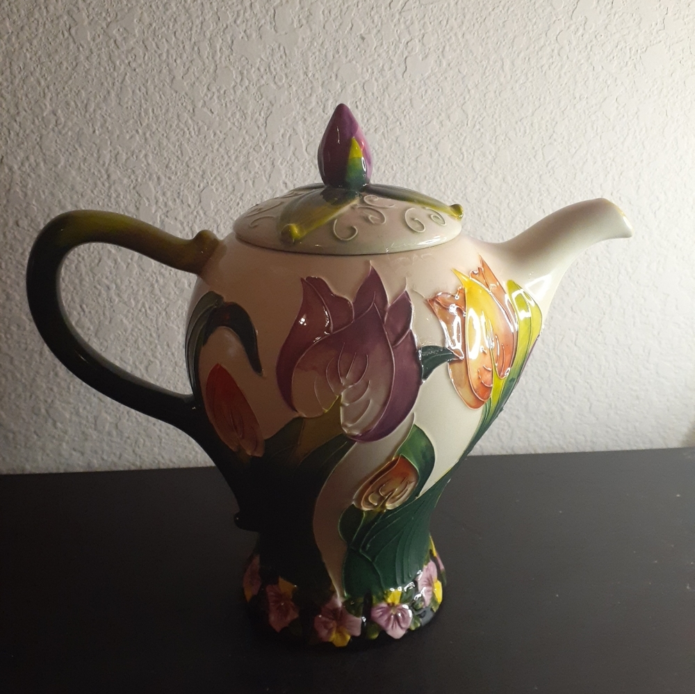EXQUISITE NEW Blue Sky Clayworks 9.5" Multicolor Moriage Porcelain Teapot.